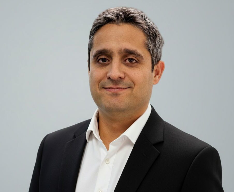 Portrait image of Lex Papasolomontos